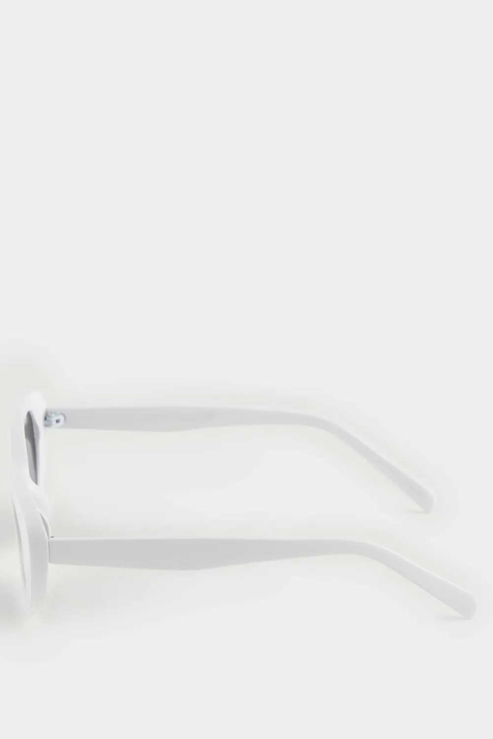 Oval-Shaped White-Framed Sunglasses