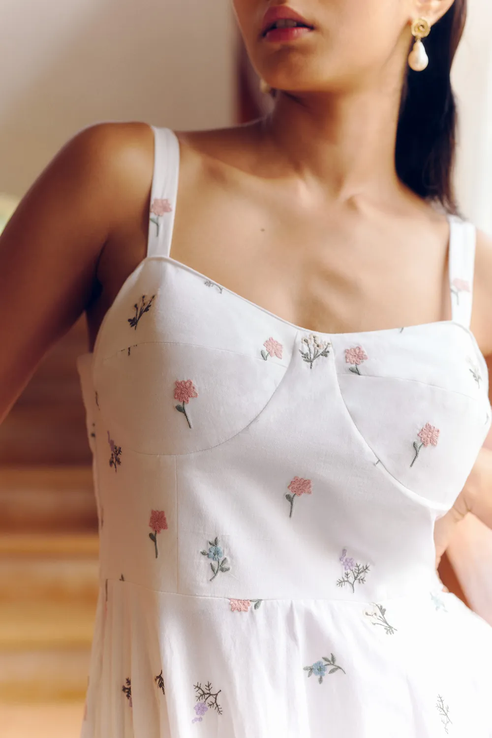 White Sleeveless Casual Style  Dress