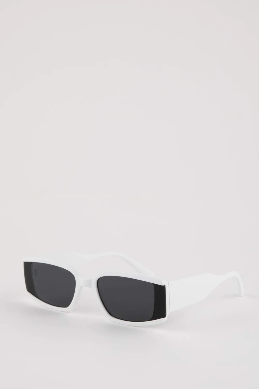 Trapezoidal White-Framed Sunglasses