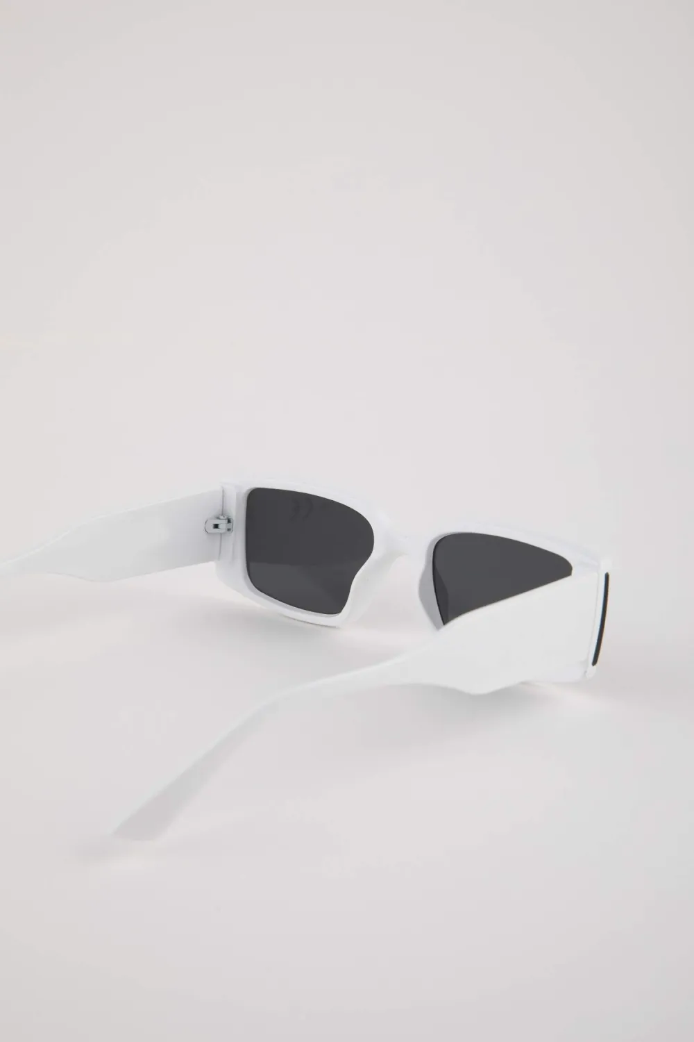 Trapezoidal White-Framed Sunglasses